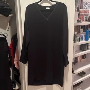 Vince black dress. Polyester and silk. Size 12